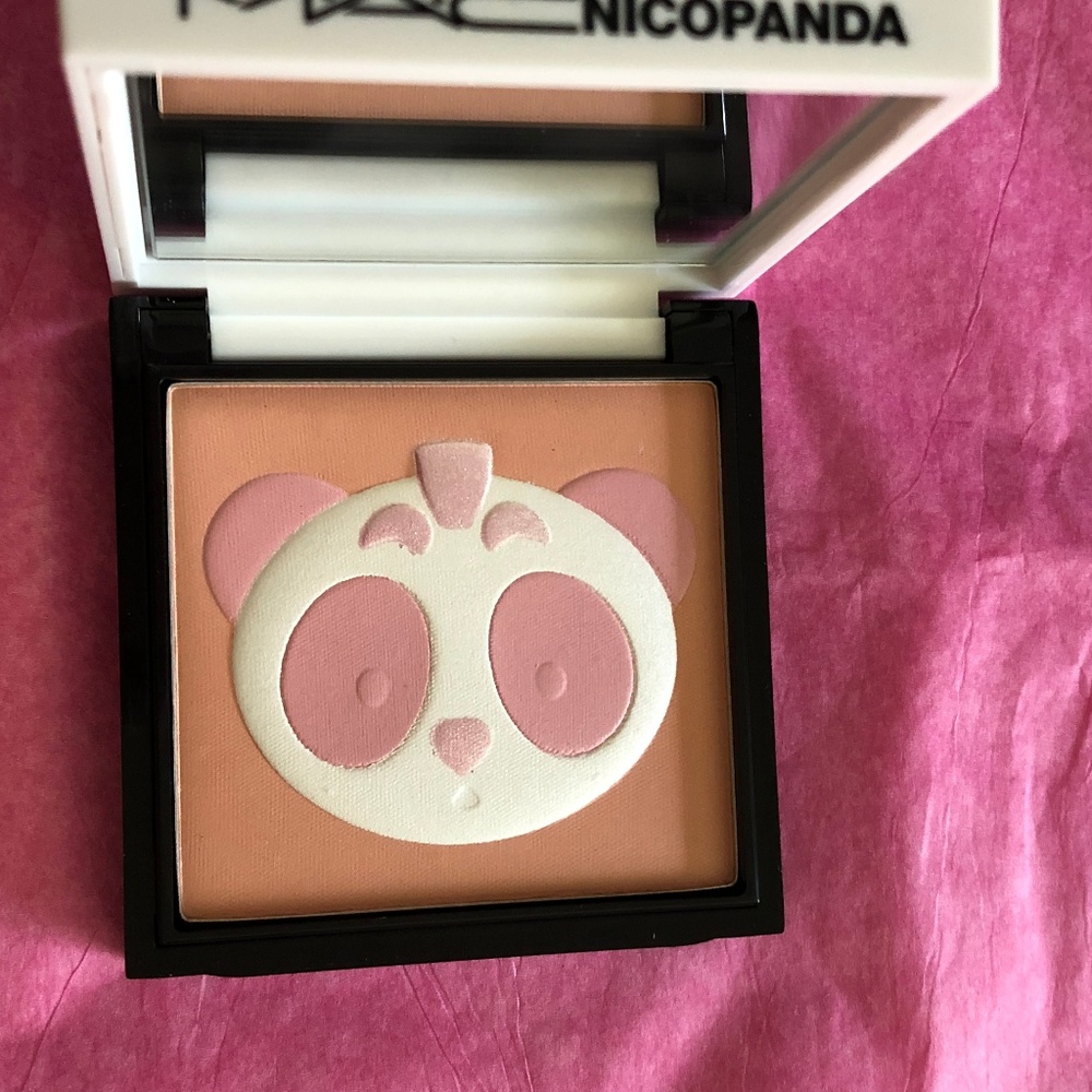 MAC NICOPANDA 3D COMPACT NEW IN BOX SO CUTE!